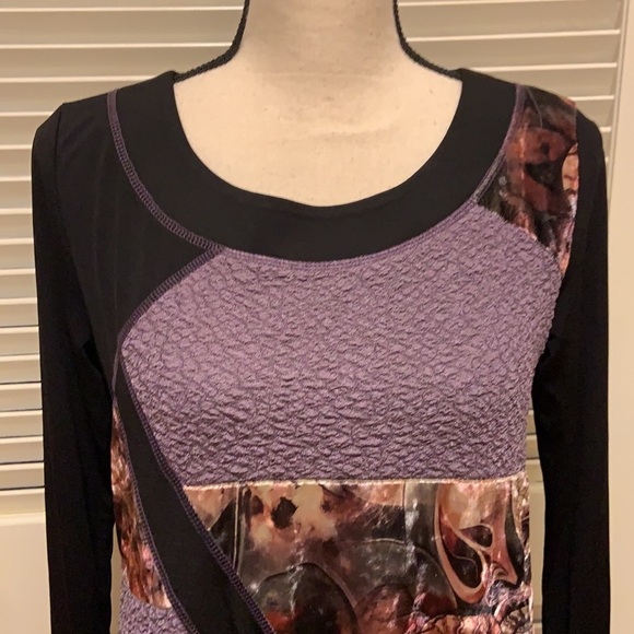 49. Calessa Tunic in Violet Multi - Picture 2 of 14